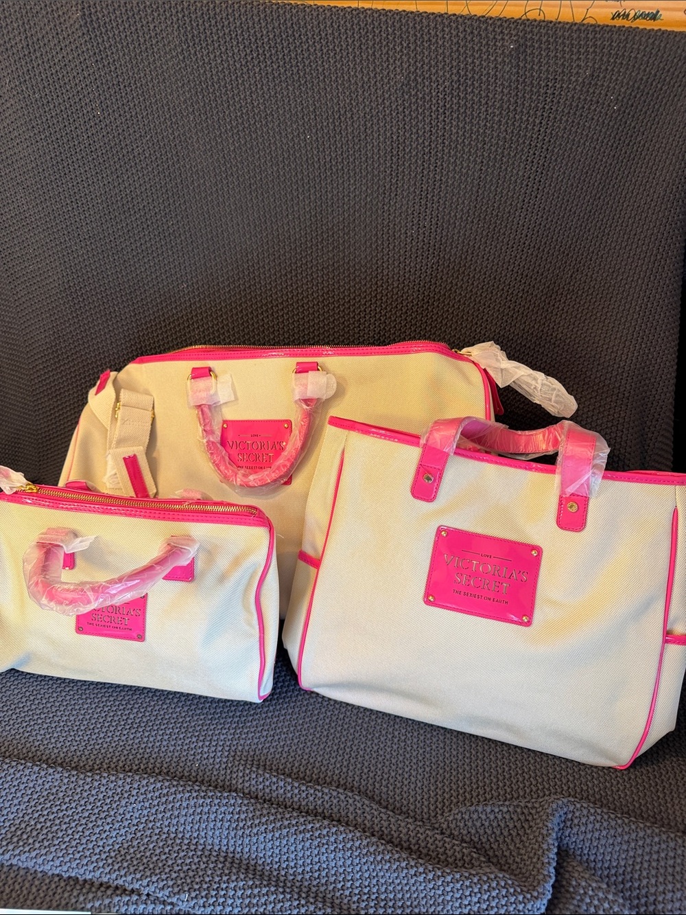 Victoria’s Secret Classic Cream with Pink Trim - Travel Set Women's